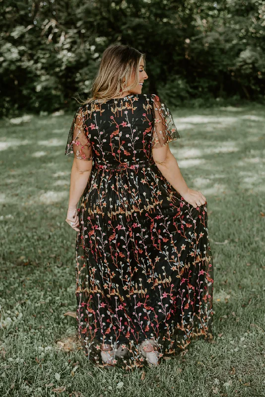 ECB Exclusive: Dreamy Floral Maxi Dress, Black