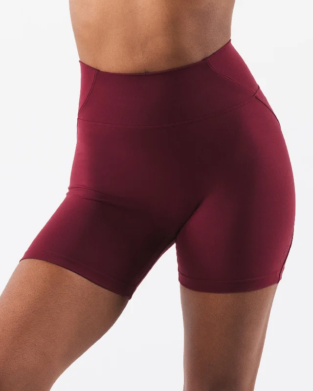 Aura Short 5"" - Cran